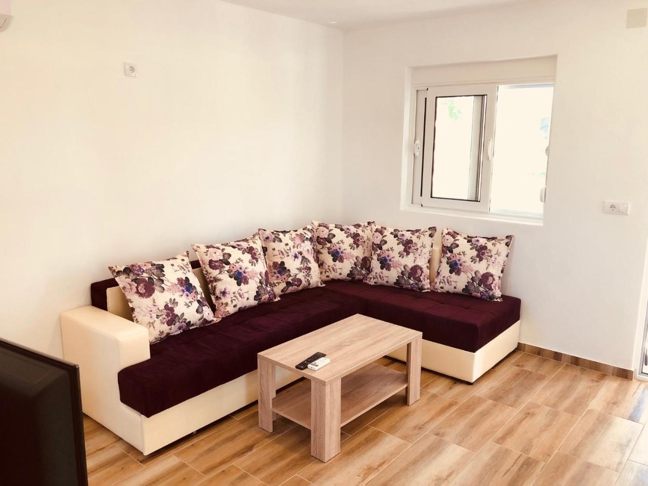 Delfini Holiday Homes Ulcinj Buitenkant foto