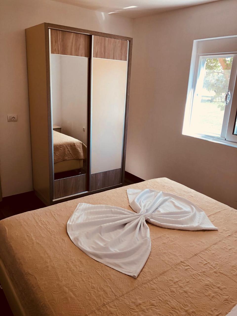 Delfini Holiday Homes Ulcinj Buitenkant foto